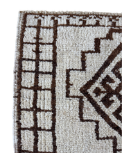 Load image into Gallery viewer, Vintage Runner Rug
