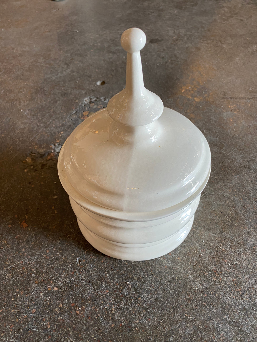 European porcelain tobacco jar