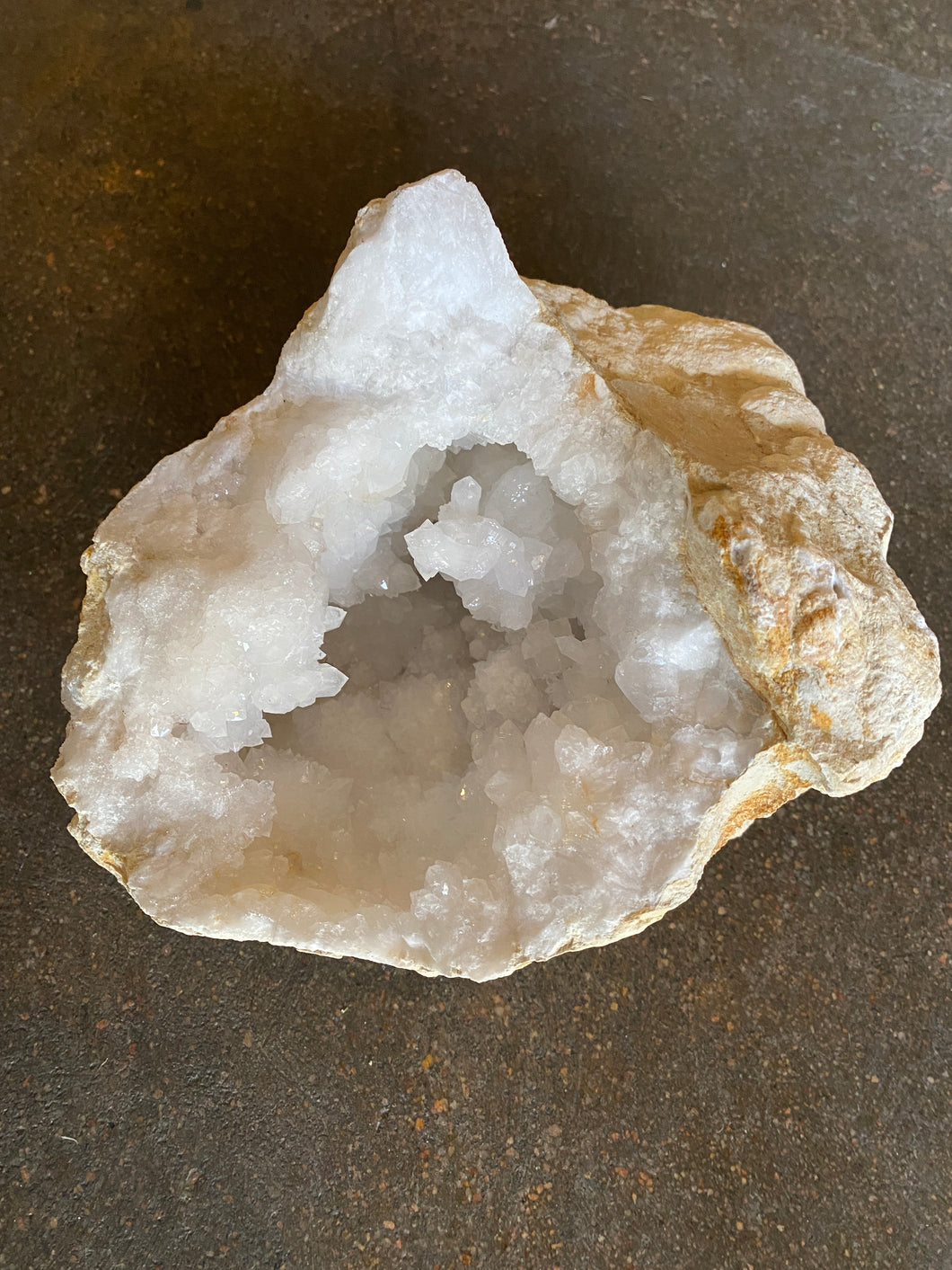 Crystal geode